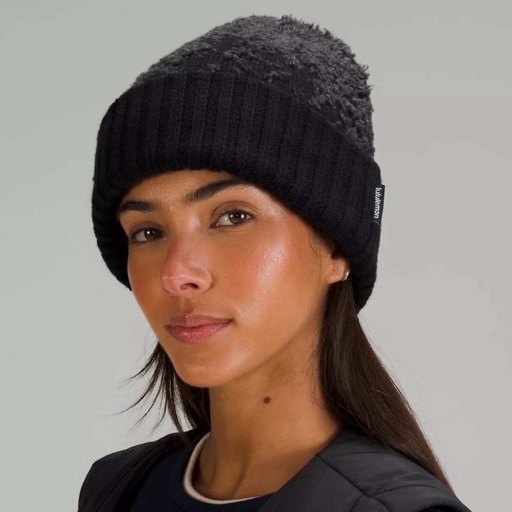 Lululemon Ombre Merino Wool-Blend Textured beanie, & Mittens - Set Black / G